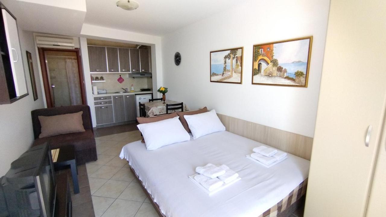 Rakocevic Apartments Petrovac 객실 사진